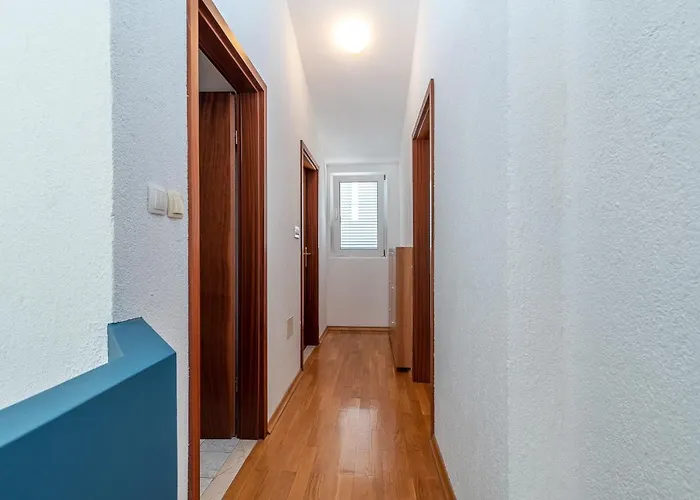 Semesterbostad Dome Slatine